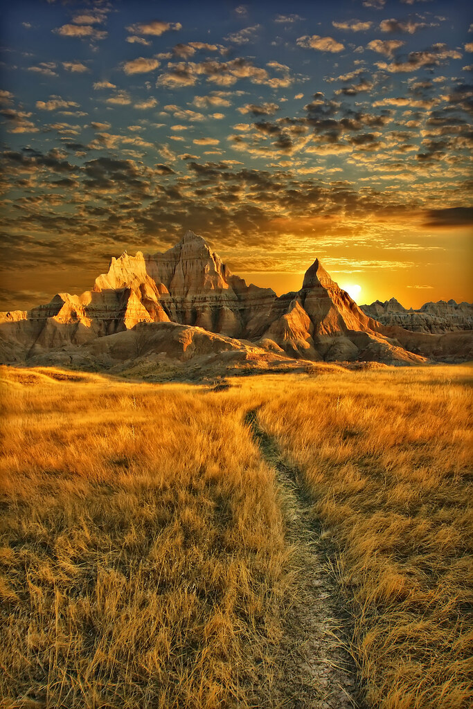 amazing badlands sunrise badlands national park, south d… Flickr