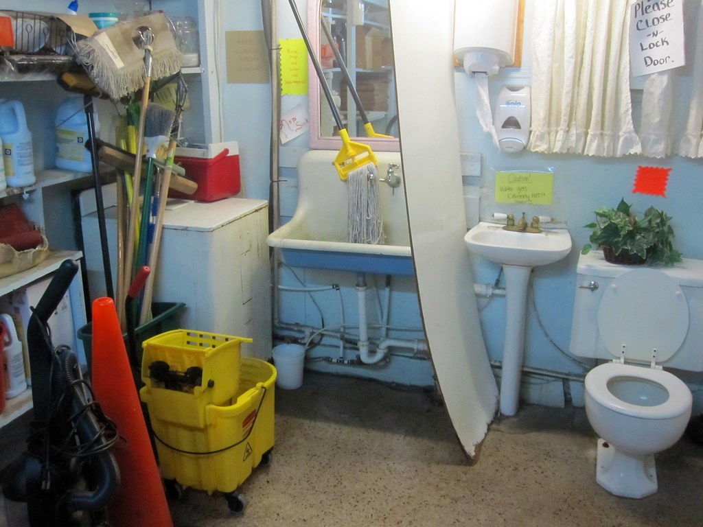 a particularly nasty bathroom David King Flickr