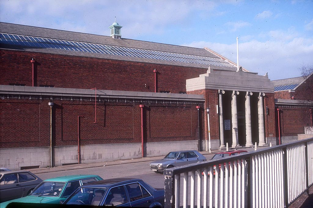 Saul Street Swimming Baths, Preston 1987 Photograph by Bet… Flickr