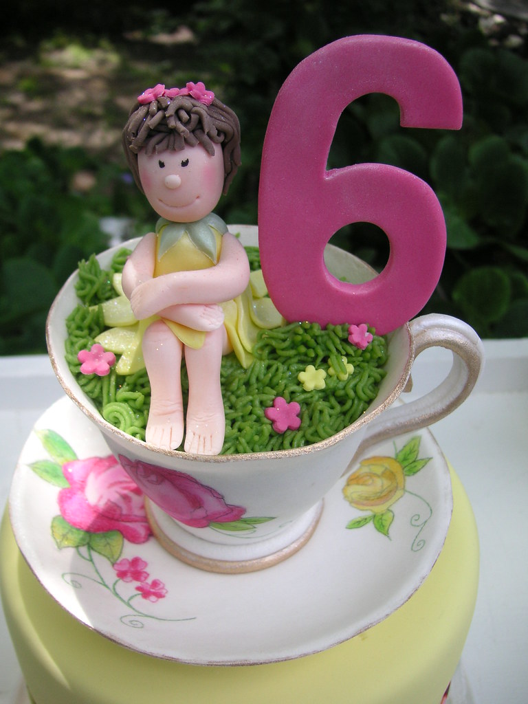 100 edible teacup and saucer cake For my 6yr old daughter… Flickr