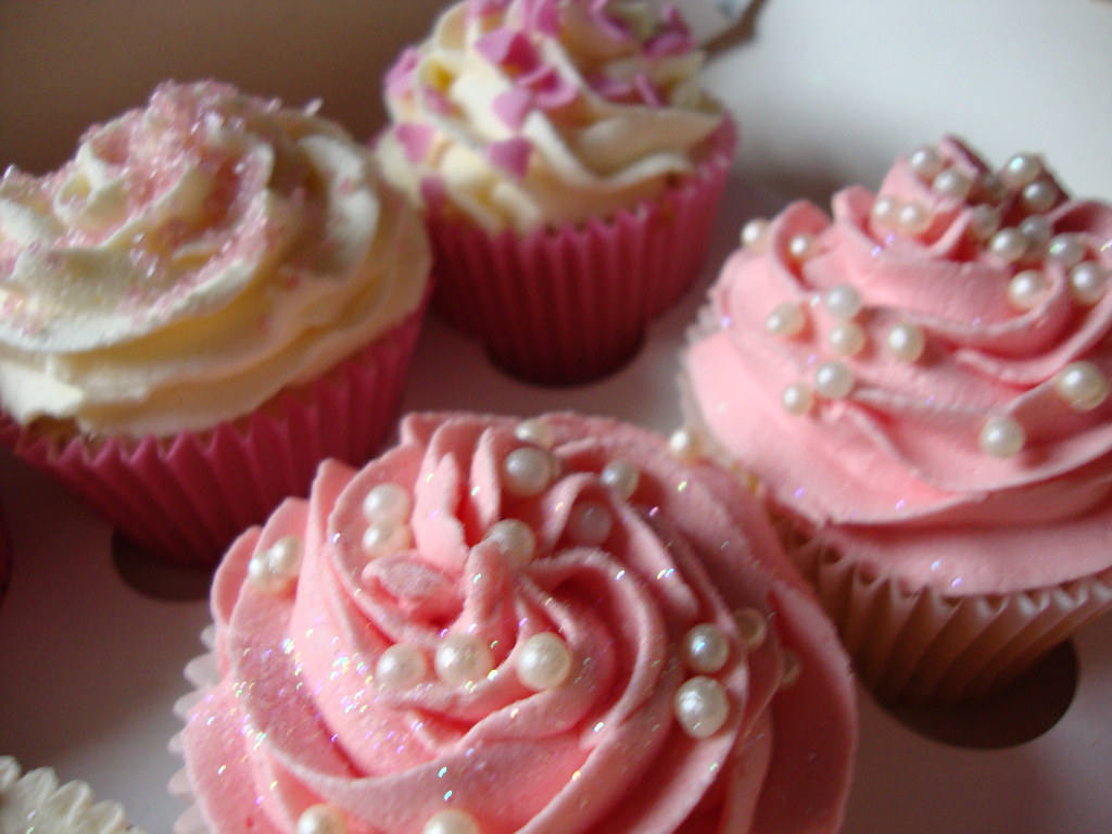 Pink Sparkly Birthday Cupcakes Hayley Flickr