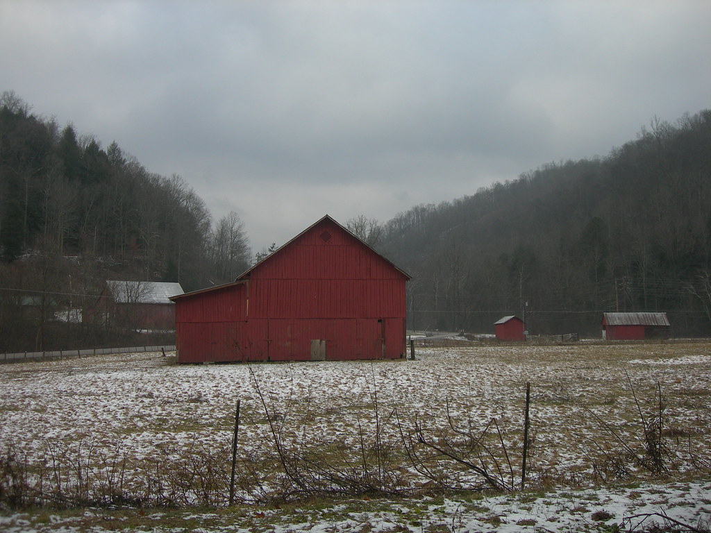 Rural Kentucky Barns Located along KY Hwy 1482 in Clay Cou… Flickr