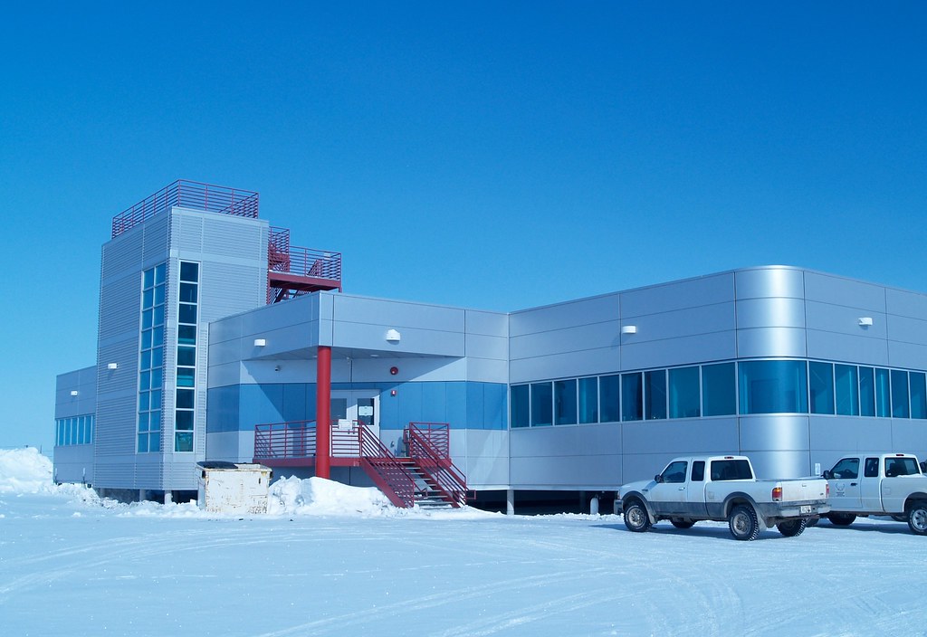 Barrow Arctic Research Center A crystal clear day shines o… Flickr