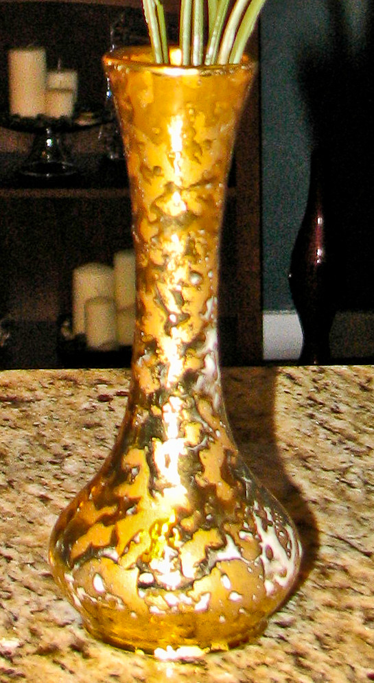 Vintage Elynor China Vase Weeping Gold 3 A simple accent… Flickr