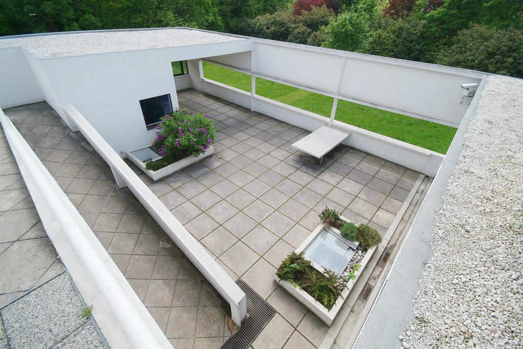 Villa Savoye look down on the lower roof garden from the … Flickr