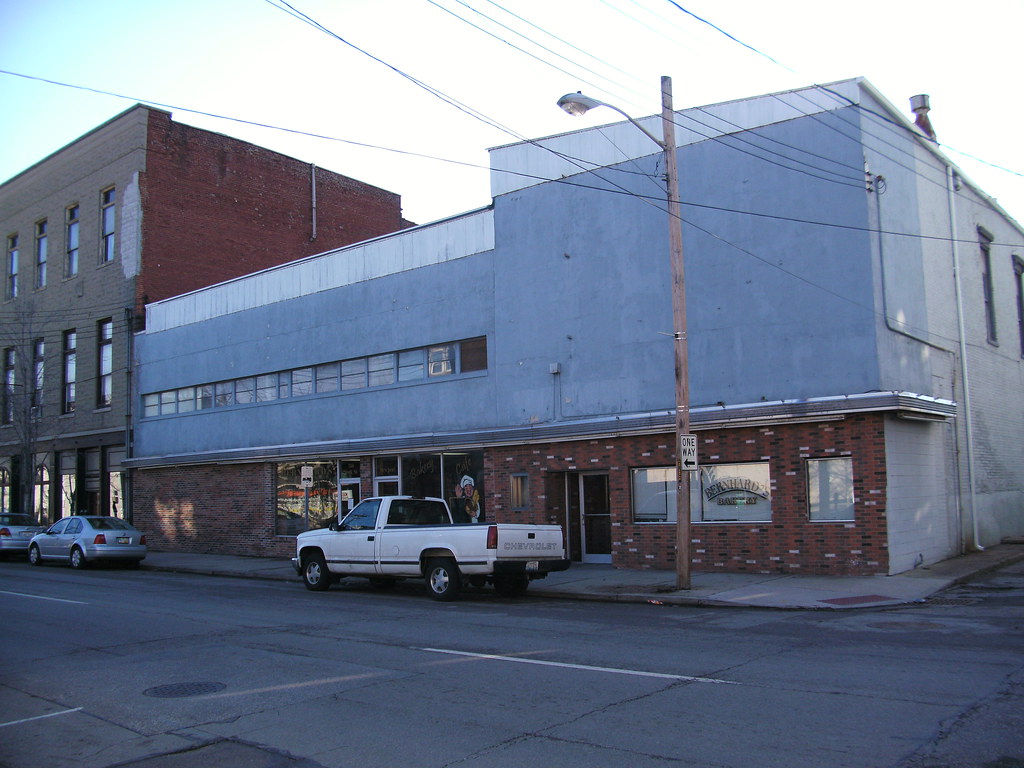 Former Yorkshire Club, Newport, KY One of the few remainin… Flickr