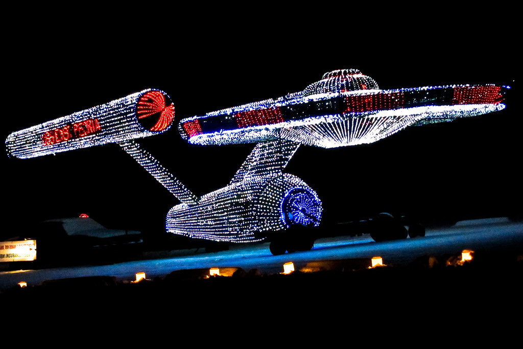 353365 Enterprise of Christmas The Starship Enterprise … Flickr