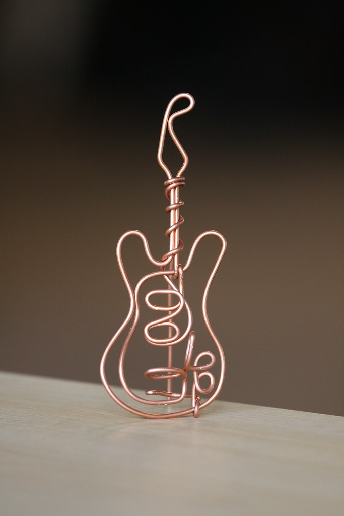 copper wire guitar sculpture www.bluewaikiki