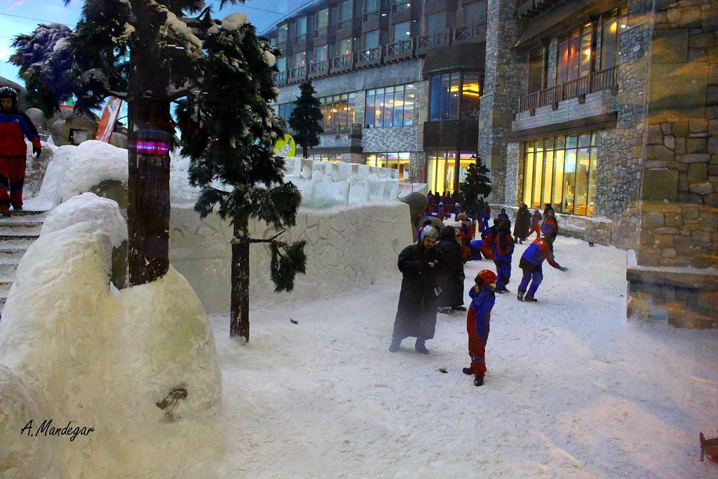 snow in Dubai, Emarates Mall, shopping center Dubai, insai… Flickr