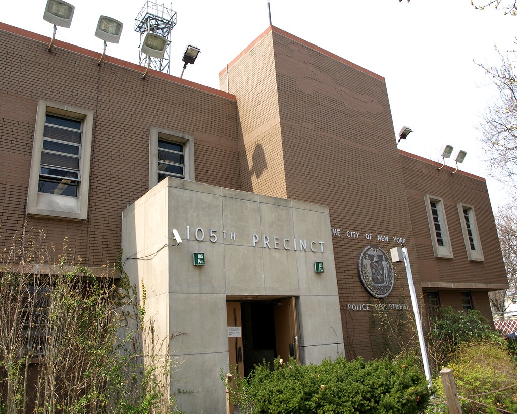P105 NYPD Police Station Precinct 105, Queens Village, Que… Flickr