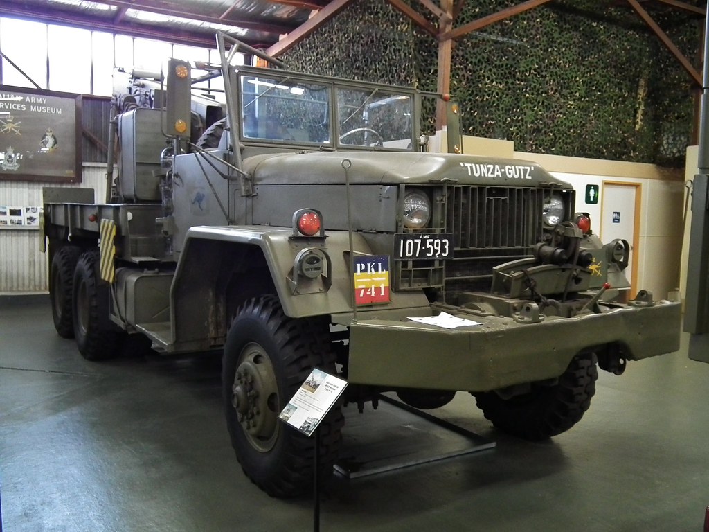 International Harvester M543 5 ton 6x6 wrecker Internation… Flickr