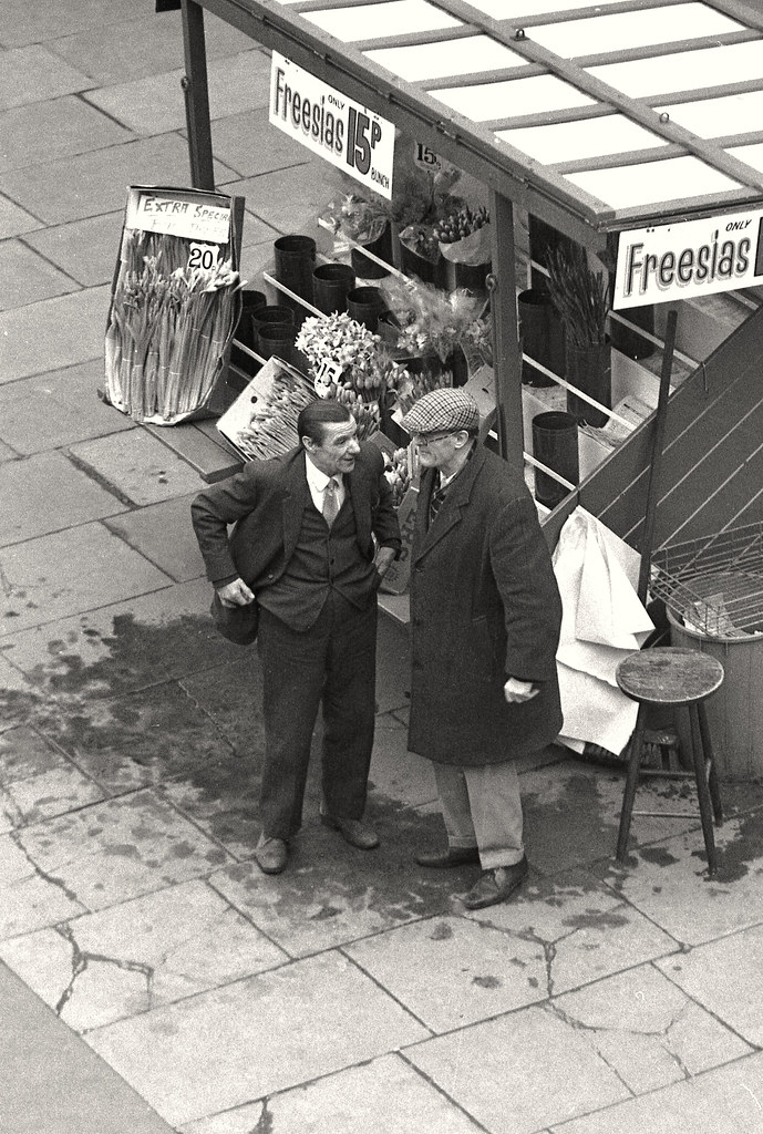 Flower seller, South Bank, 1973 Flower seller, London's So… Flickr
