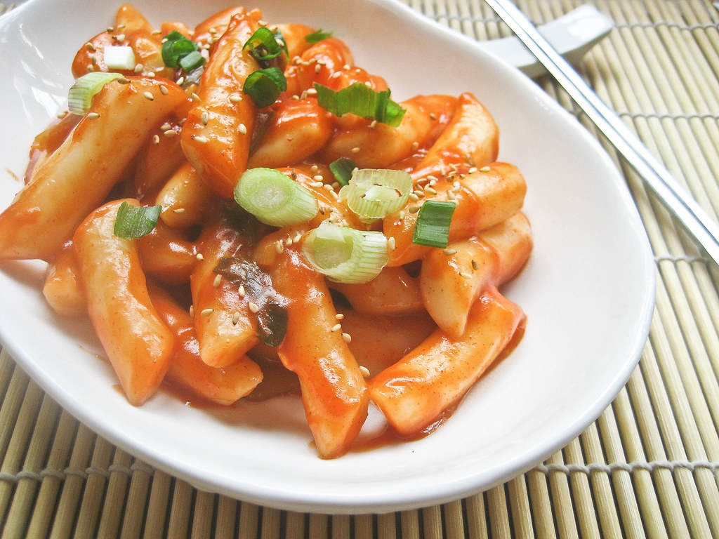 Ddukbokki (Korean Spicy Rice Cakes) 떡볶이 Recipe on Tastes o… Flickr