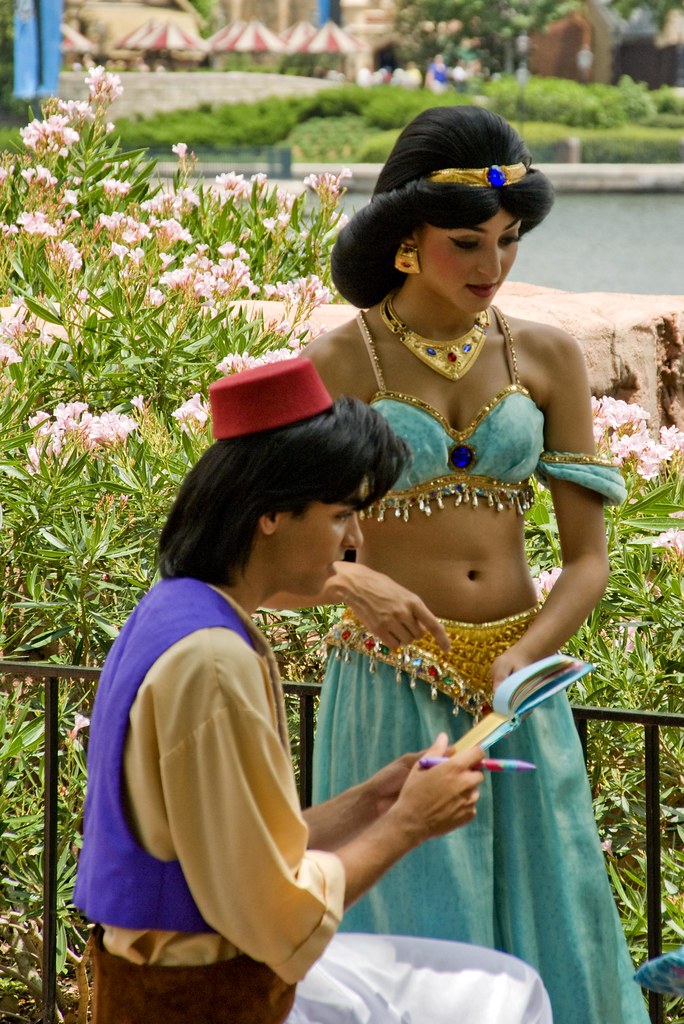 Aladdin Disney cast members portraying Aladdin and Princes… Flickr