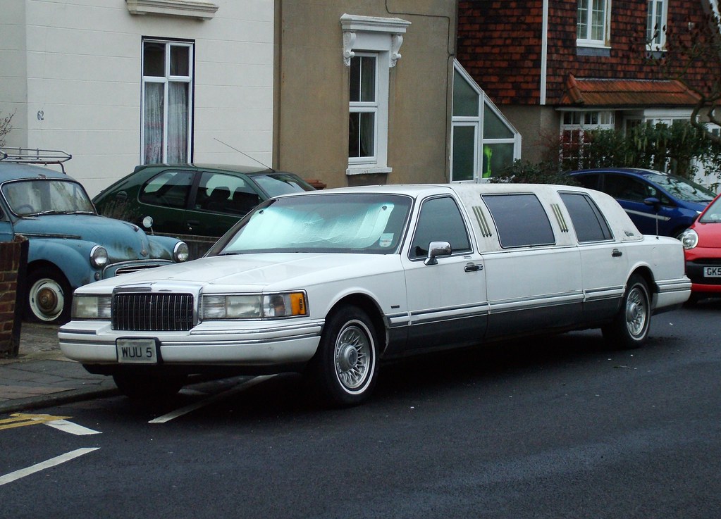 Lincoln Town Car Limo 1994 Lincoln Town Car Limousine 4.6L… Flickr