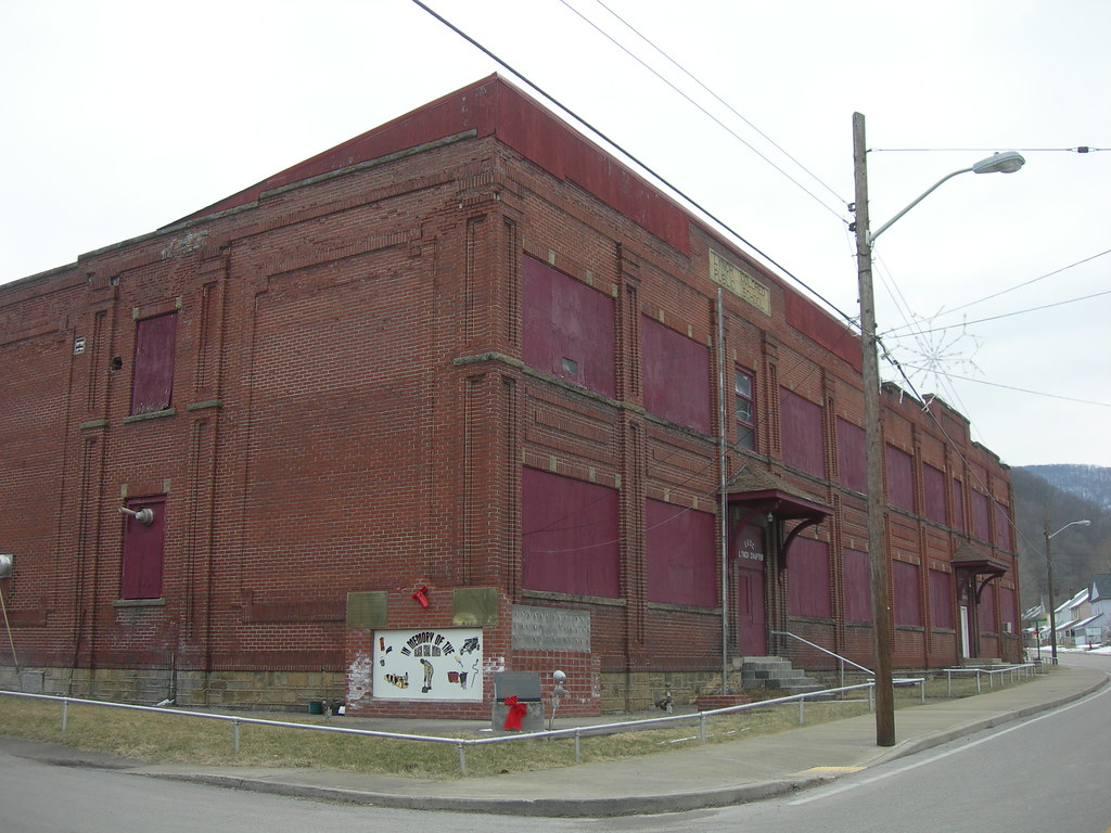 Lynch Colored High School Lynch, Kentucky Constructed in 1… Flickr