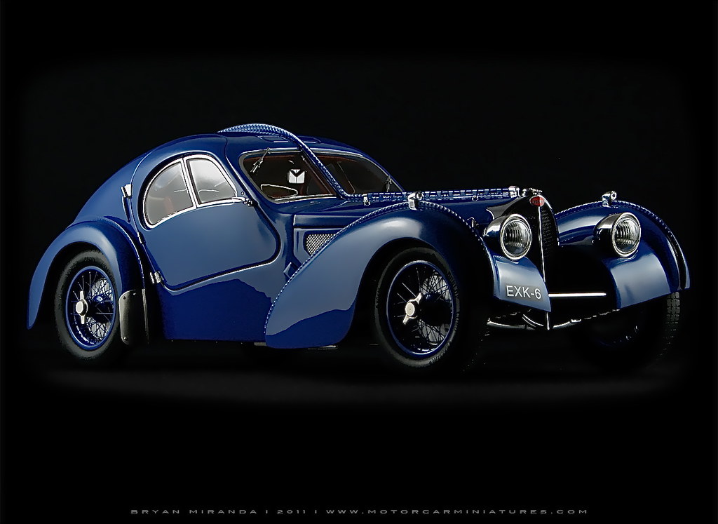 Bugatti 1938 Type 57 SC Atlantic Coupé in Blue CMC 1938