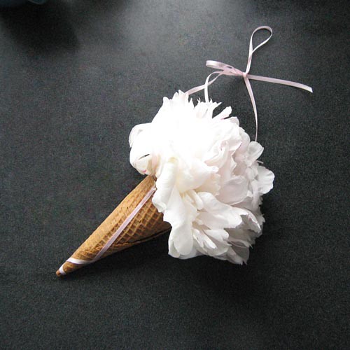 Pink and Gray and Black Ribbonwrapped ice cream cone vase… Flickr