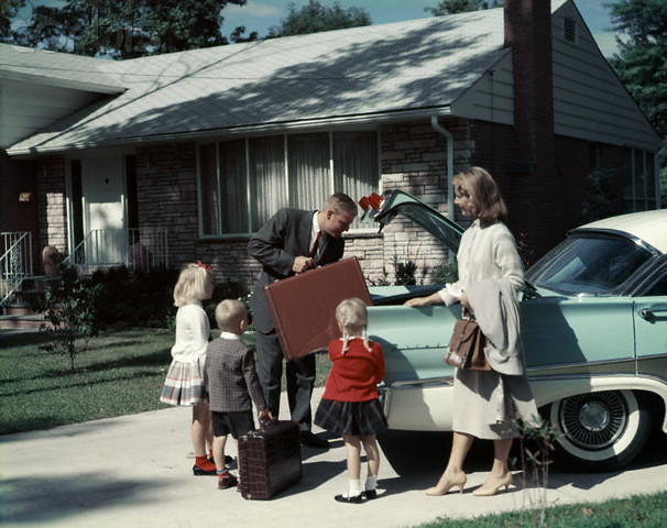 1950s Family 05 Aug 1958, Suburban Family Loading Ford Fou… Flickr