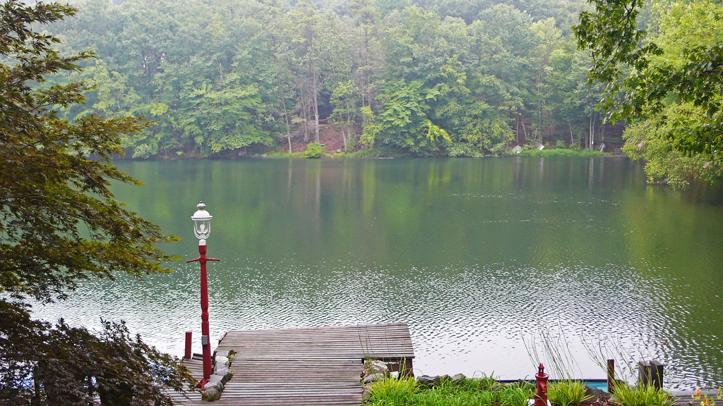 Lake house summer rental, 2011 Private dock to lake, Slo… Flickr