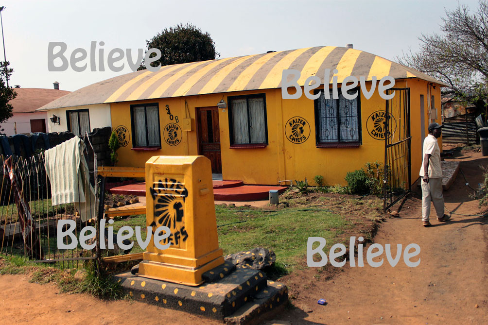 Soweto derby 10.09.09.Soccer fans go an extra mile in tryi… Flickr