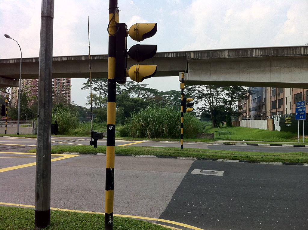 Surviving GEC traffic light in Singapore Updated shot of t… Flickr