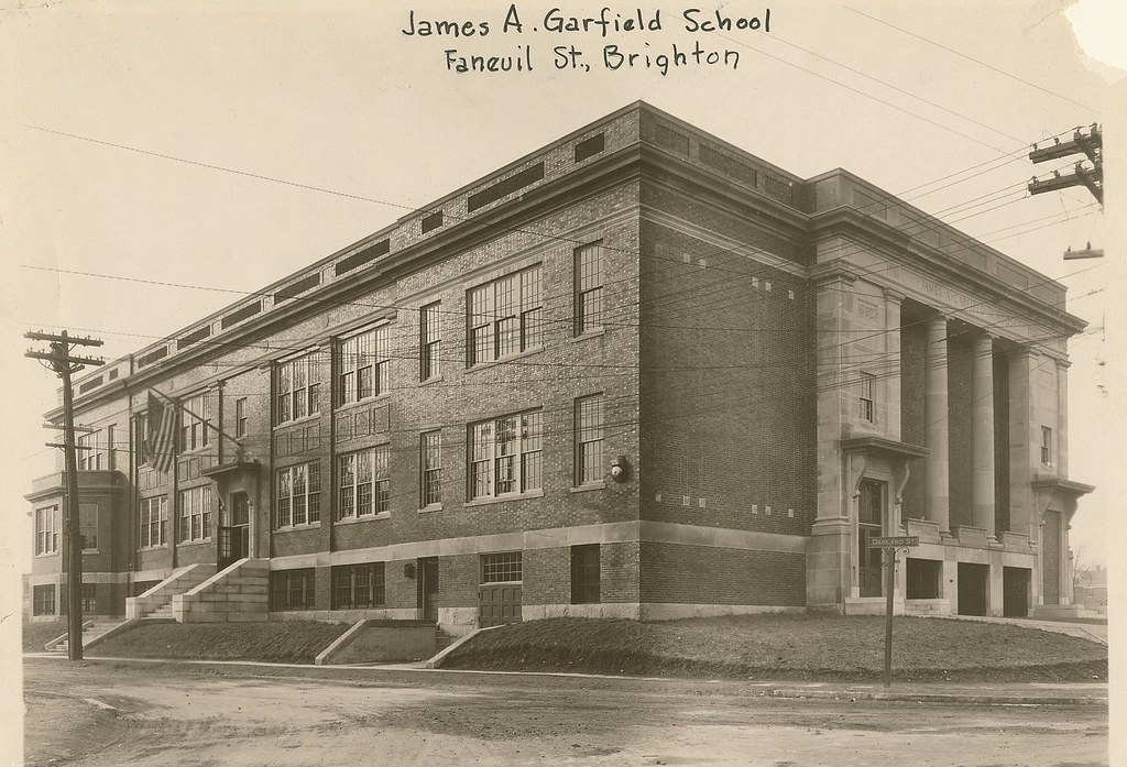 James A. Garfield School James A. Garfield School Exteri… Flickr