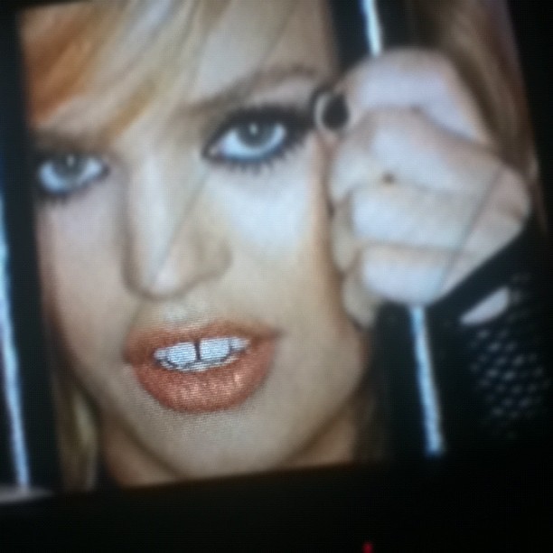 "Get the London look" how about ya fix ur teeth cmir93