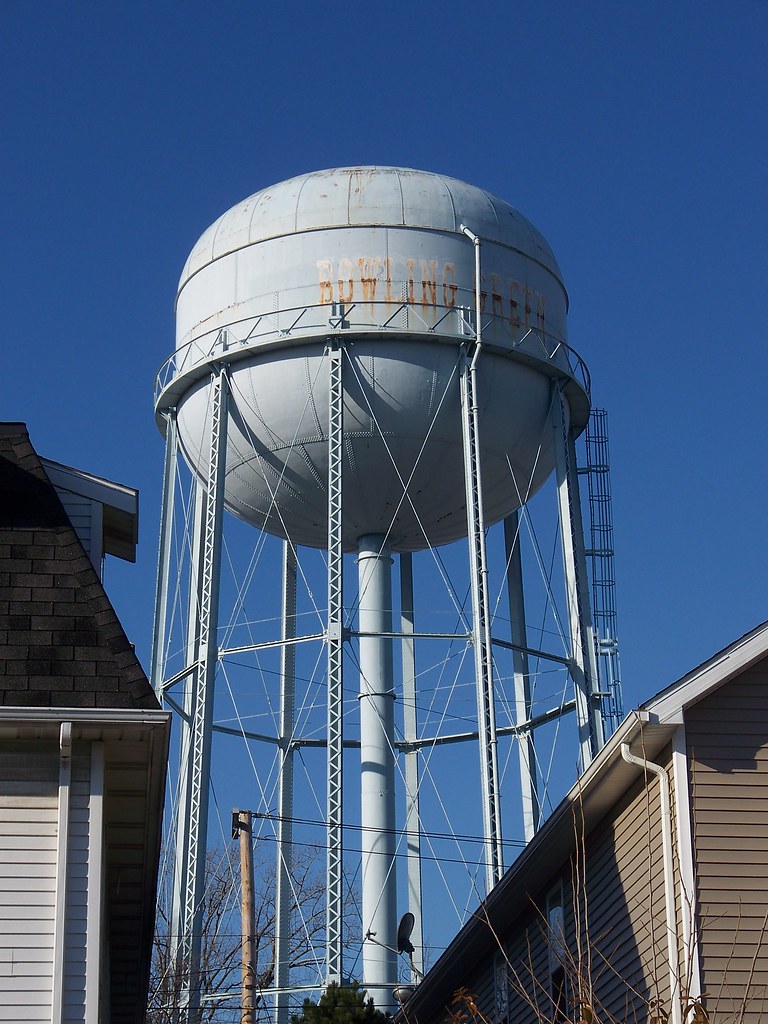 OH Bowling Green Water Tower Water tower in Bowling Gree… Flickr