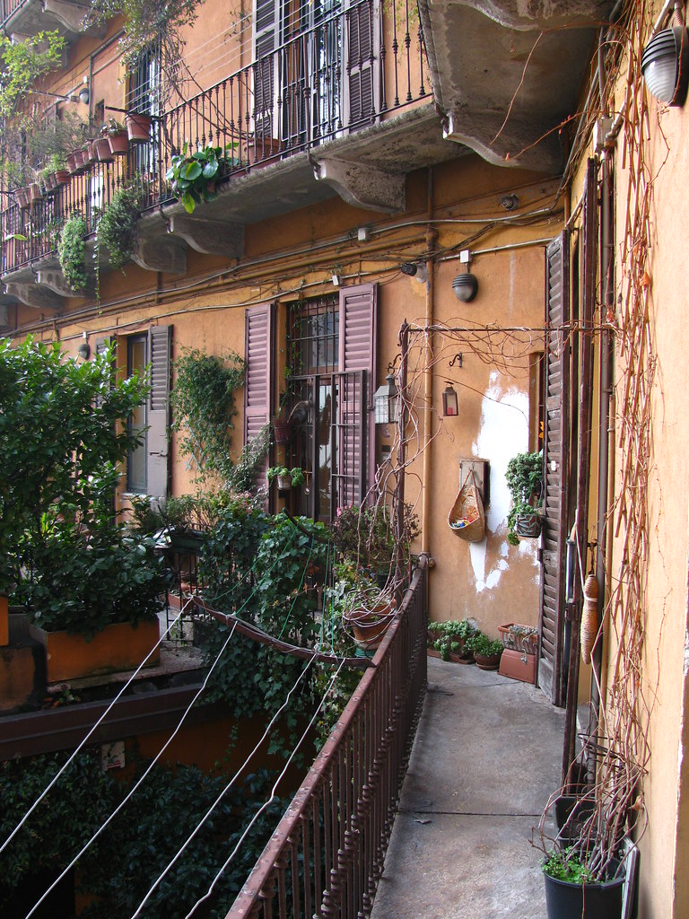 Casa di ringhiera, Milano, gennaio 2011. B Plessi Flickr