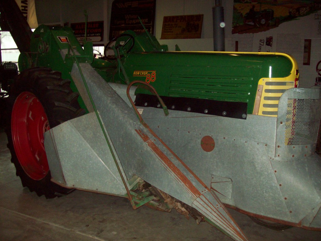 Oliver 88 w/ cornpicker Charles City, IA Oliver Museum Flickr