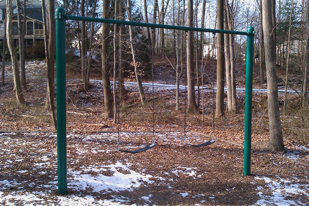 Swings, Burke Centre Tot Lot L4 joshdoe Flickr