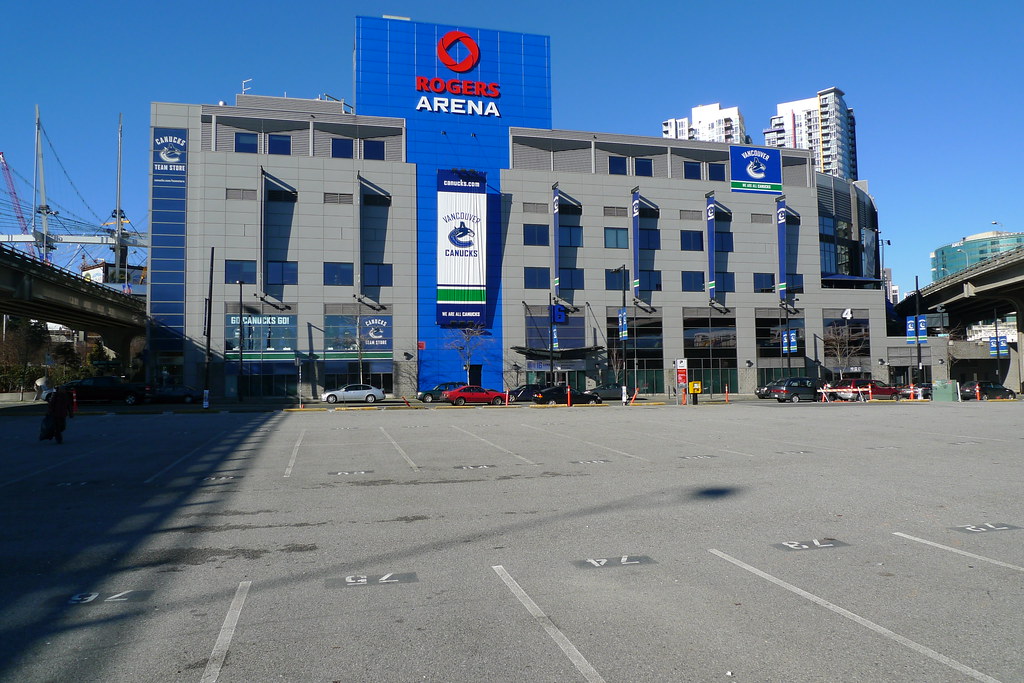 Rogers Arena We had to move to the centre of this spacious… Flickr