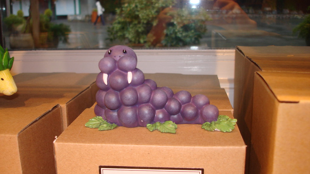 Home Grown Figurines Enesco Home Grown Figurines Grape Wa… verifex Flickr