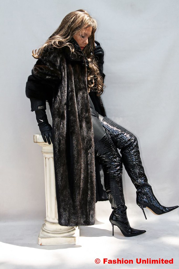 Fur coat and Thigh Boots www.fashionunlimited.de Flickr