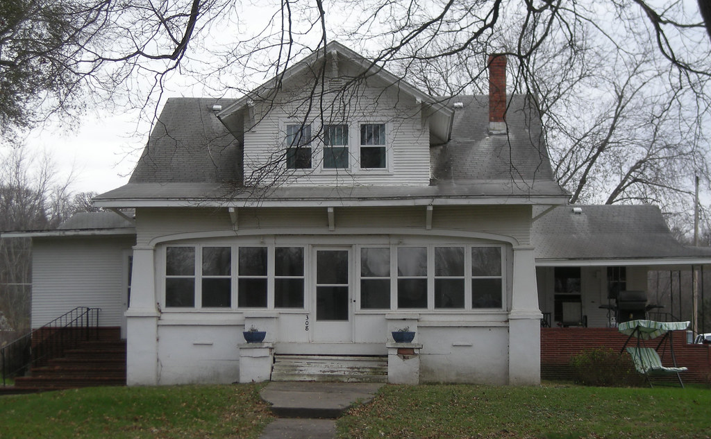 former Fisher Funeral Home Van Meter, Iowa This was a fu… Flickr
