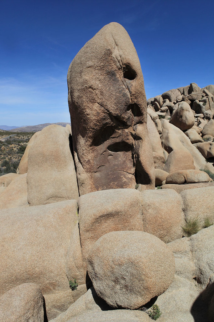 Giant Rock A collection of giant rocks in Joshua Tree Nati… Flickr