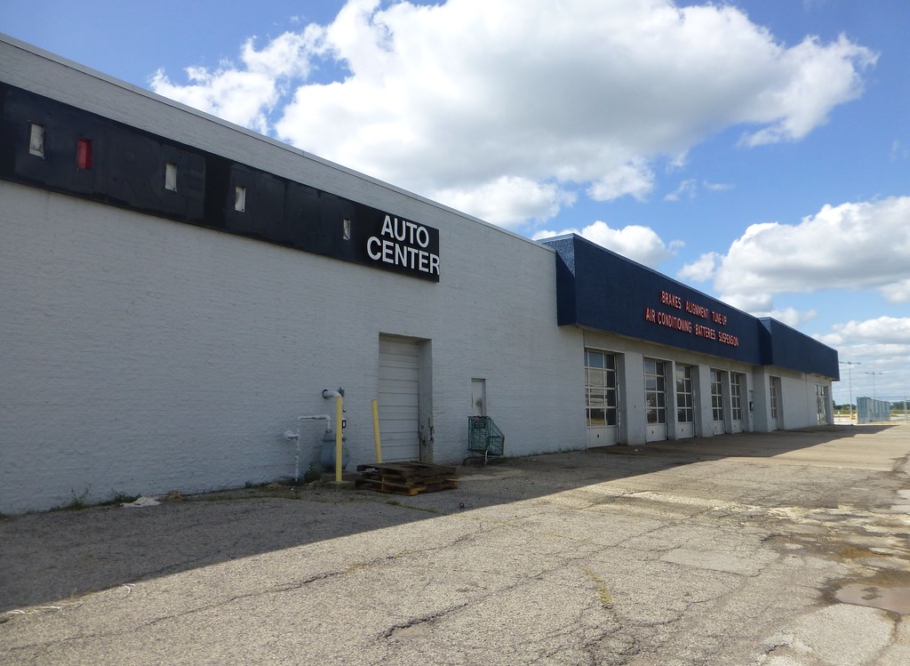 Former JCPenney Auto Center This was a JCPenney Auto Cente… Flickr