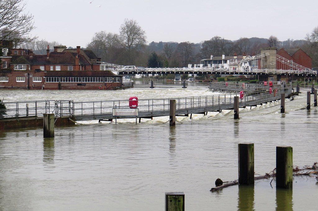Marlow River Thames Flood January 12 2014 Marlow Weir Camera