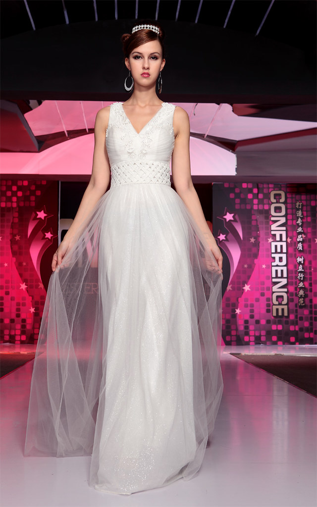 2013 Cheap White Long Evening Dresses In Stock www.thdress… Flickr