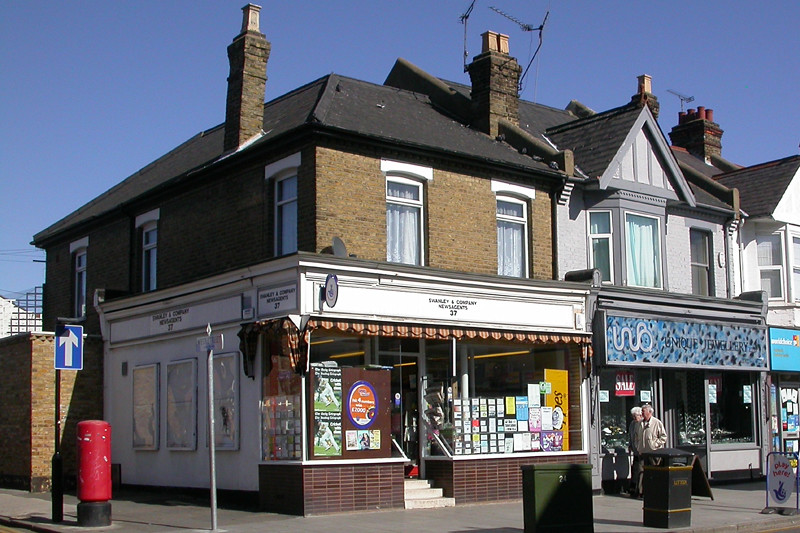 Broadway, LeighonSea. Swanley & Company newsagents and… Flickr