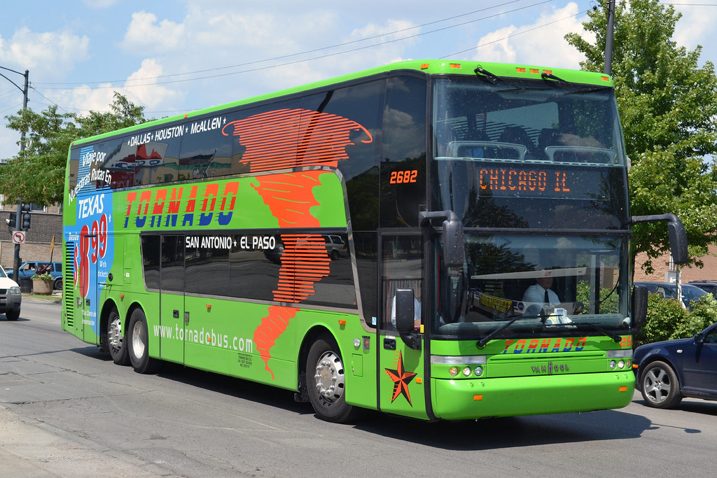 Tornado Bus Co 2682 Chicago (2) mbernero Flickr