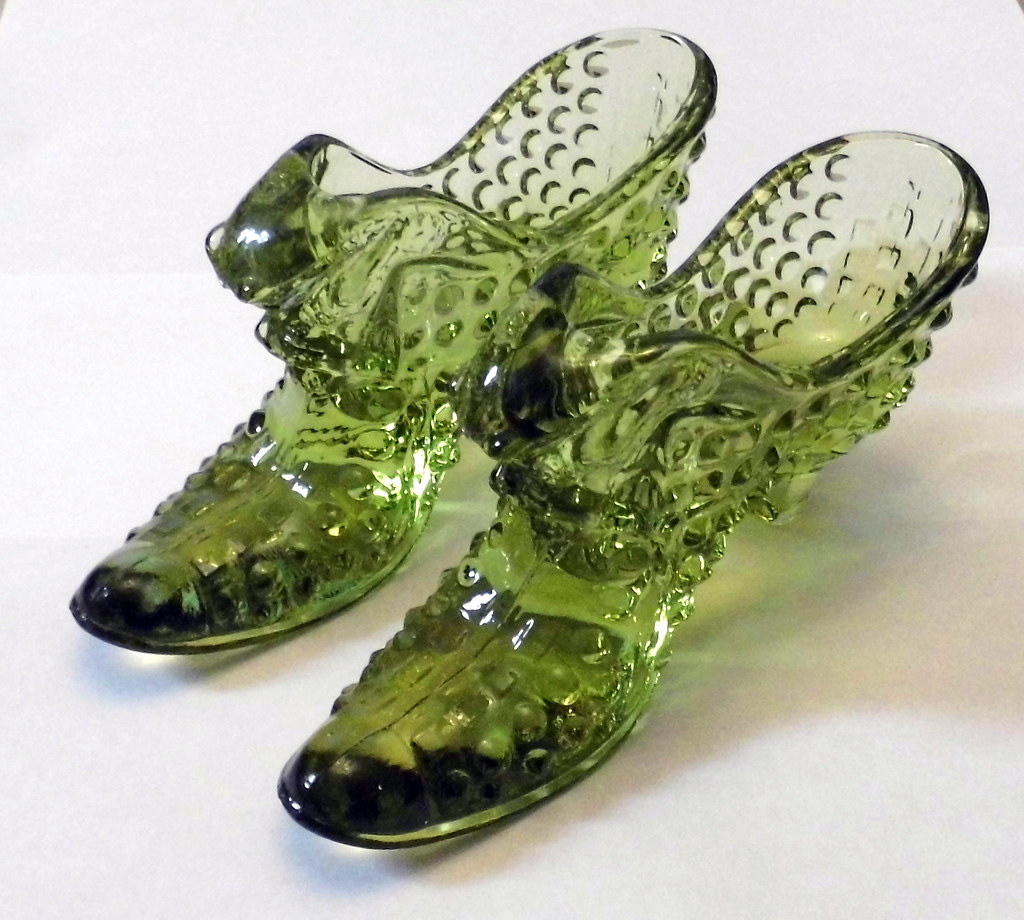 Pair of Vintage Fenton Glass Lime Green Cat Shoes, Hobnail… Flickr