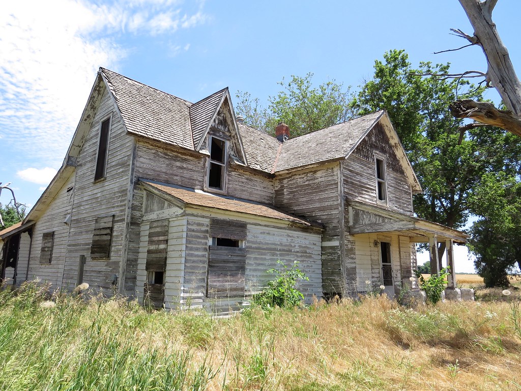 Abandoned farmhouse near Bentley, Kansas, USA There are ma… Flickr