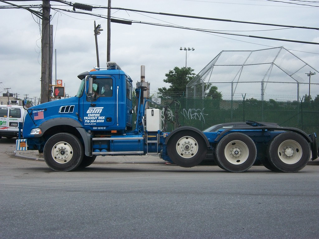 Titan or CHU Pinnacle for a lowboy tractor? Modern Mack Truck General