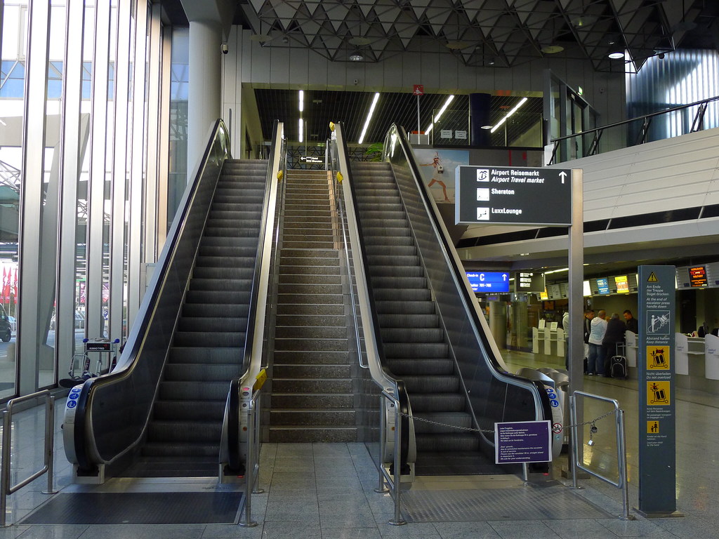 Frankfurt Airport Terminal 1 escalator to Luxx Lounge an… Flickr
