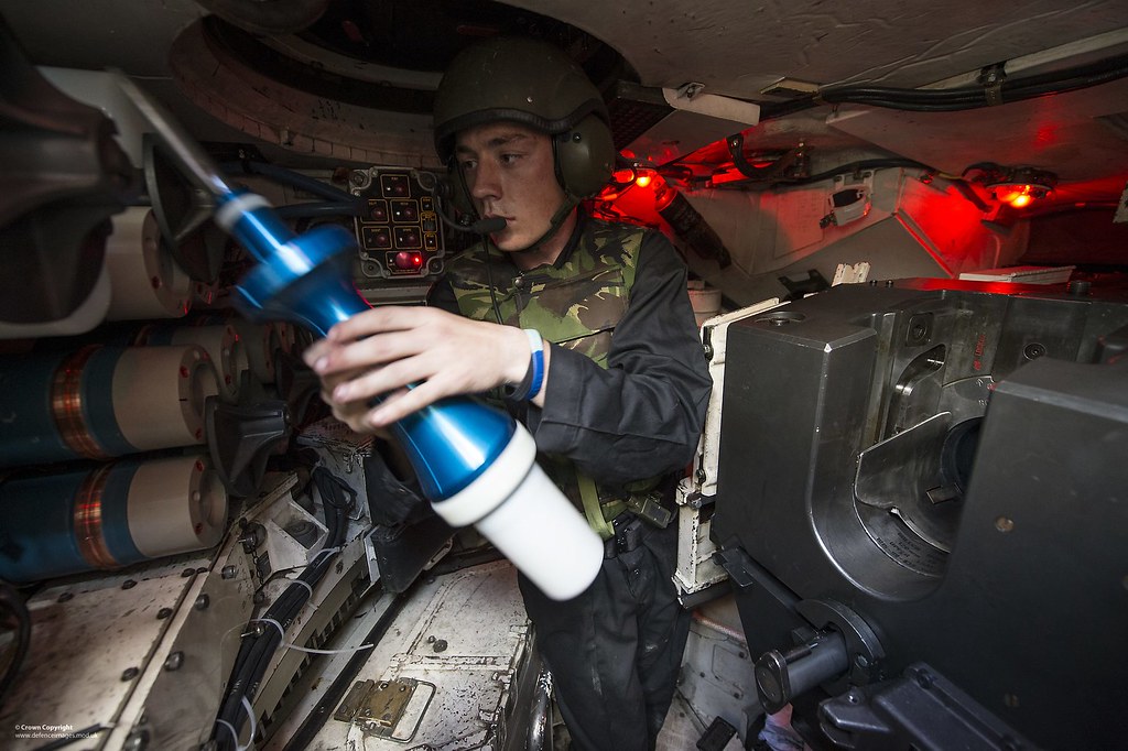 Loading a Shell Onboard a Challenger 2 Tank A Challenger 2… Flickr