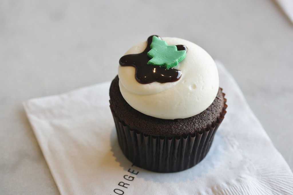 Work It, Berk Eat in Los Angeles Cupcake