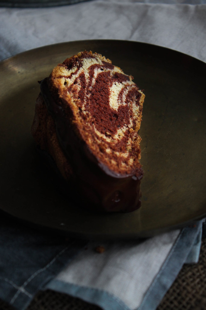 Gâteau marbré au chocolat {sans lait} aime & mange