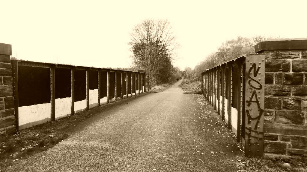 Bridge across Station Lane, Heckmondwike (Dewsbury Low M… Flickr
